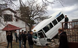 Sivas'ta trafik kazası güvenlik kamerasına yansıdı