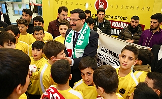 Amatör spor kulüplerine Mustafa Ak desteği