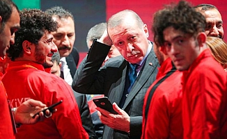 Erdoğan milli futbolcuya telefonla kız istedi!