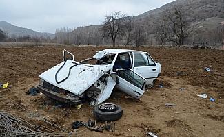 Çankırı'da otomobil şarampole devrildi: 3 yaralı