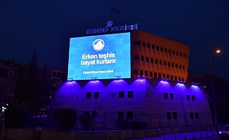 Altındağ Belediye Binası ''Farkındalık'' İçin Işıklandırıldı