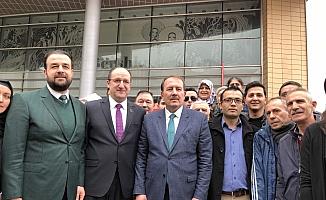 AK Parti Genel Başkan Yardımcısı Karacan fidan dağıttı