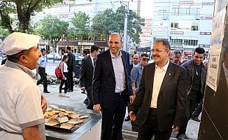 Bakan Özhaseki'den esnaf ziyareti