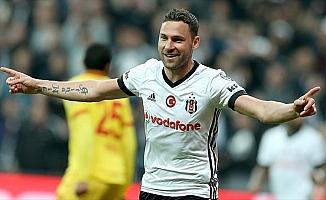 Beşiktaş Tosic'i borsaya bildirdi