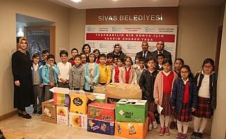 Mehmetçik İlkokulundan Gıda Bankasına yardım