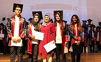 Sivas'ta öğrencilerin mezuniyet heycanı