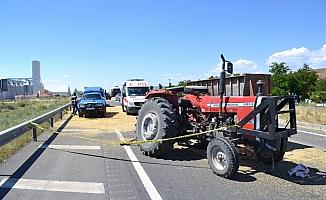 Aksaray'da traktör tıra çarptı: 1 ölü, 1 yaralı