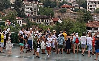 'Antalya'ya bir günde 79 bin yabancı turist geldi'