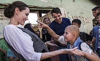 BM İyi Niyet Elçisi Angelina Jolie'den Iraklı göçmenlere yardım çağrısı