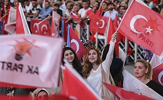 Erdoğan'ın seçim başarısı kutlanıyor