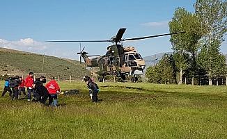 GÜNCELLEME - Demirkazık Dağı'nda 3 dağcı mahsur kaldı