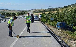 Karaman'da askeri araç şarampole düştü: 2 yaralı