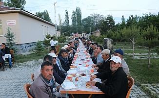 Kaya, Güney köyünde vatandaşlarla iftar yaptı