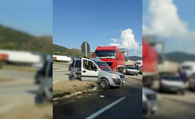 Ankara'da tır ile hafif ticari araç çarpıştı: 5 yaralı