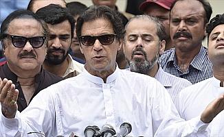 Pakistan'da Han liderliğindeki PTI seçimi önde götürüyor