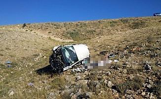 Sivas'ta otomobil devrildi: 1 ölü, 4 yaralı