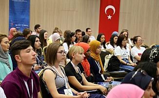 Türkçe Yaz Okulu için gelen yabancı öğrenciler Konya'da