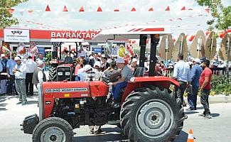 Yerli traktörler Niğdeli çiftçilere tanıtıldı