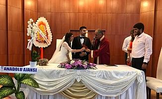 AA muhabiri Topuz evlendi