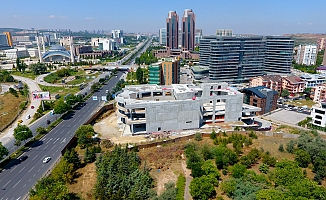 Atatürk Kültür Merkezi hızla yükseliyor.