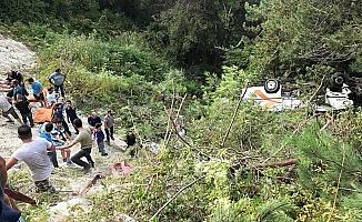 Bartın'da yolcu minibüsü şarampole devrildi: 3 ölü, 19 yaralı