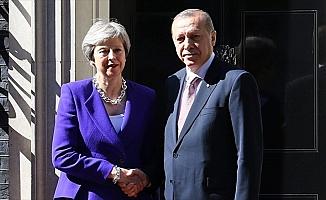 Cumhurbaşkanı Erdoğan, Birleşik Krallık Başbakanı May ile telefonda görüştü
