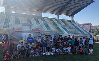 Kaman'da yaz futbol kursuna yoğun ilgi