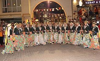 Nilüfer Halk Dansları, Avanos'ta gösteri sundu