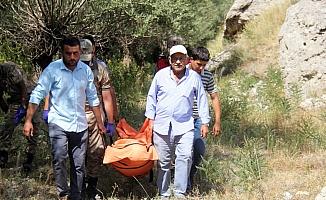 Sivas'ta 6 gün önce kaybolan genç kayalıklarda ölü bulundu