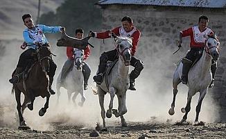 Kırgız Türkleri 'Dünya Göçebe Oyunları'na hazırlanıyor