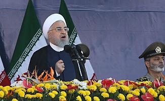 Ruhani'den 'ABD ile savaş istemiyoruz' açıklaması