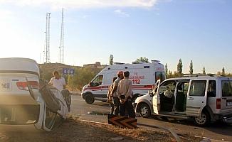 Sivas'ta 3 ayrı trafik kazasında 9 kişi yaralandı