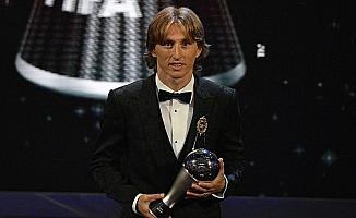Yılın futbolcusu Modric