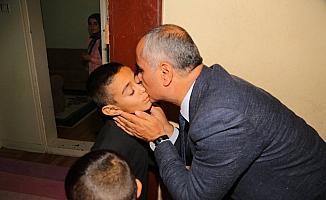 Başkan Aydın, çocuğun davetini kırmadı