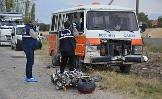 Karaman'da minibüs ile motosiklet çarpıştı: 1 ölü