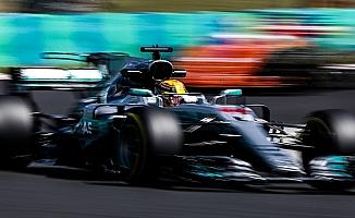Lewis Hamilton şampiyonluğu garantiledi