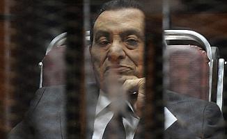 Mursi'nin yargılandığı davada Mübarek dinlenecek