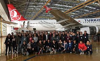 Öğrenciler, uçak bakım şirketlerini ziyaret etti