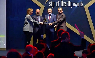 Başkan Tiryaki'ye “Şehre imza atanlar” ödülü