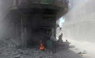 Esed rejimi İdlib'i vurmaya devam ediyor