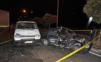 Kırşehir’de otomobil ile minibüs çarpıştı: 2 ölü, 3 yaralı