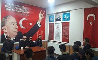 MHP'li gençlere Türk İslam tarihi anlatıldı