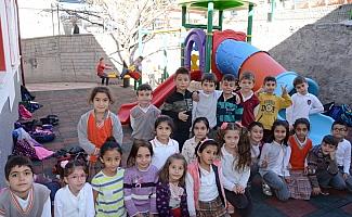 Sarıkaya'da çocuk parkı hizmete açıldı
