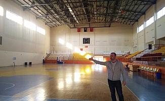 Sorgun Kapalı Spor Salonu onarılmaya başladı
