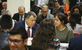 Yargıtay Başkanı Cirit öğrencilerle kantinde sohbet etti