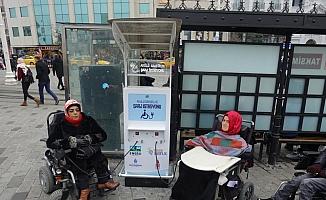 CK Enerji'den Taksim'e akülü sandalye şarj istasyonu