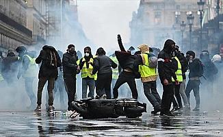 Fransa sarı yelekliler 'krizinden' çıkış yolu arıyor