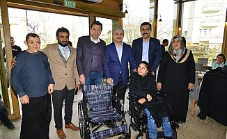 Kırşehir'de 16 engelliye tekerlekli sandalye dağıtıldı