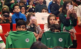 Konyasporlu oyuncular öğrencilerle buluştu