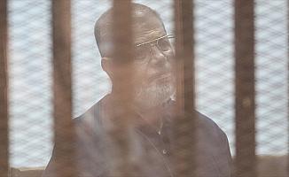 Mursi'ye yargı zulmü devam ediyor